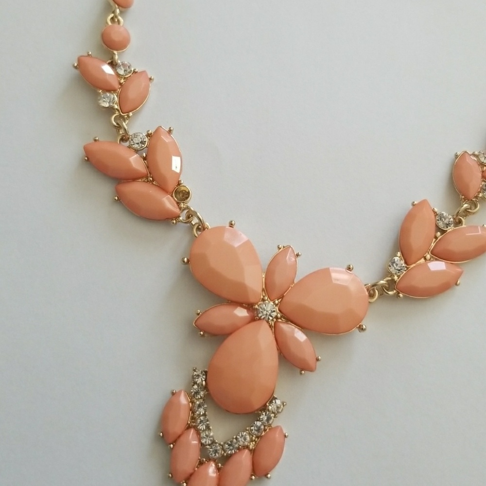 NEW Peach Rhinestone Statement Necklace Set - Picture 2 of 3